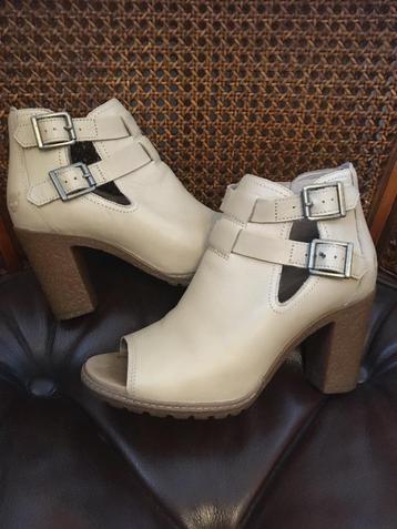 Timberland pumps / sandaal - ivoor met open teen 38,5 beschikbaar voor biedingen