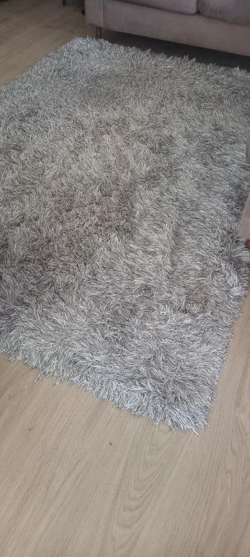 Vloerkleed beschikbaar voor biedingen