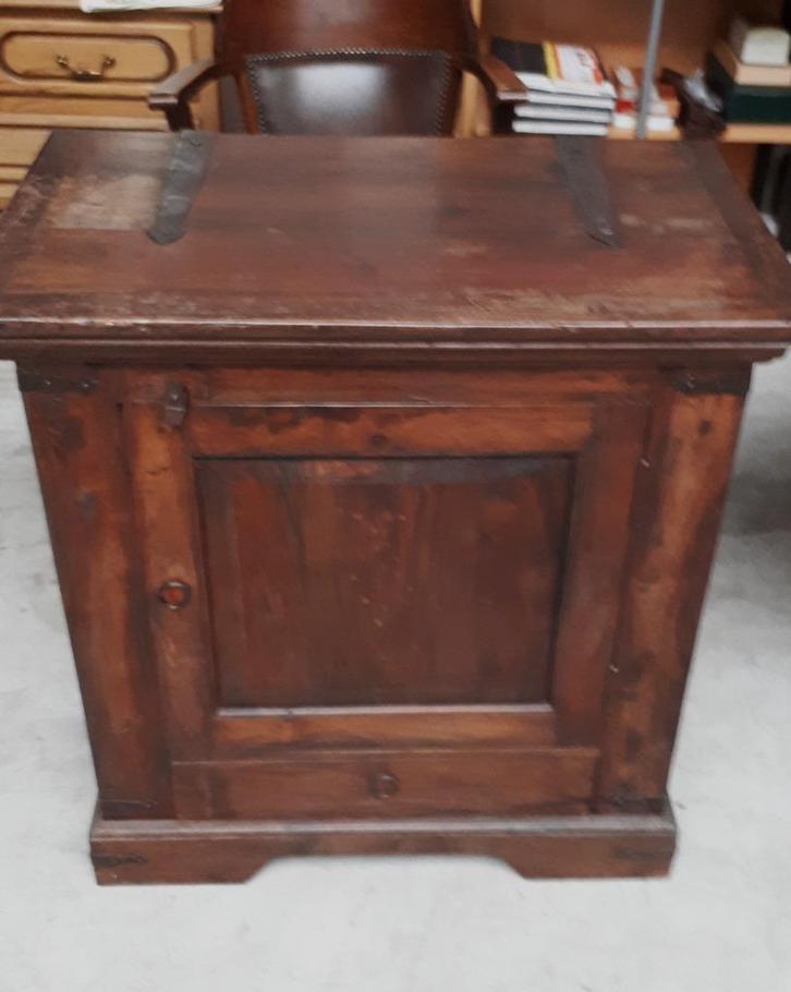 Een bijzondere oude donkere eikenhouten kast / wimme, Antiek en Kunst, Antiek | Meubels | Kasten, Ophalen
