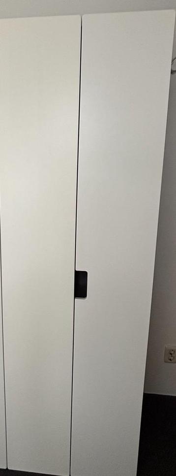 handige witte kledingkast