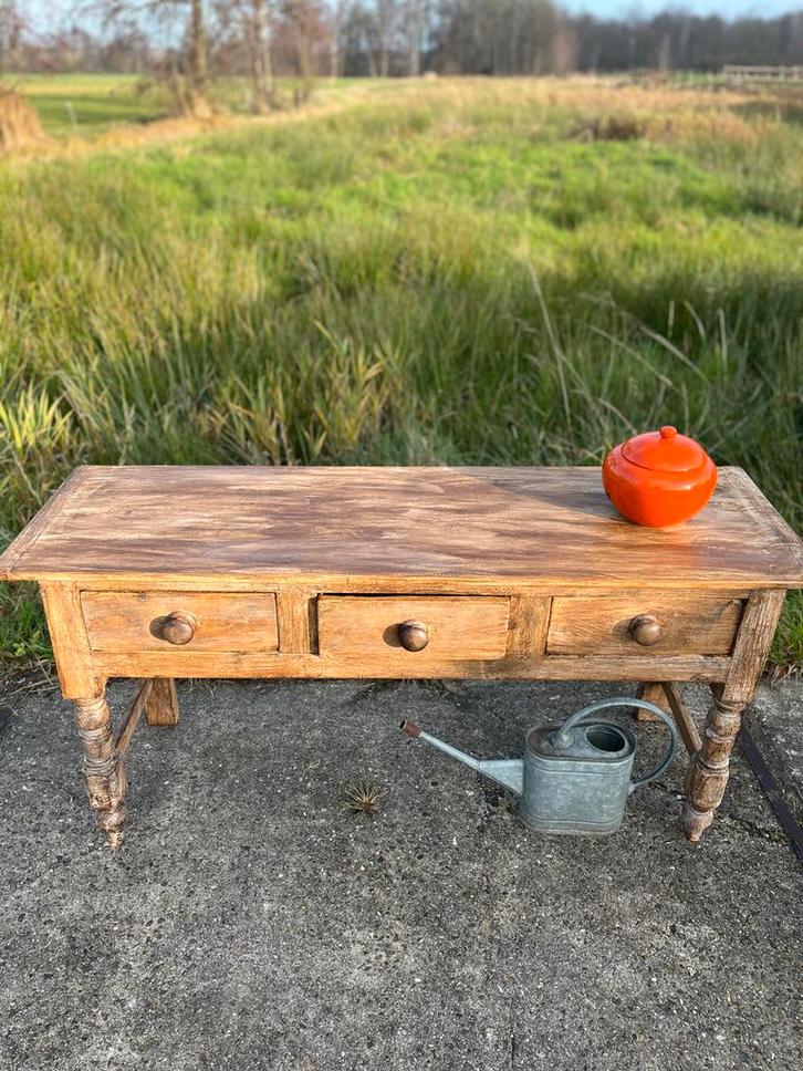 Landelijke grenen sidetable, Huis en Inrichting, Woonaccessoires | Vazen, Gebruikt, Overige kleuren, 50 tot 75 cm, Overige materialen