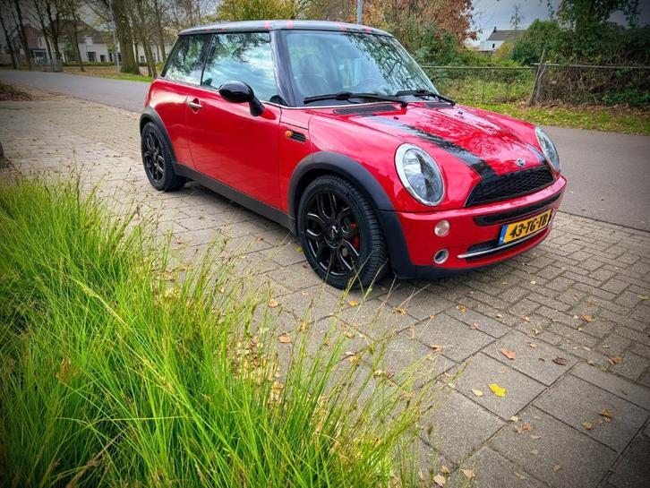 Te koop goed onderhouden Mini Cooper Pepper € 1.750,-, Auto's, Mini, Particulier, Cooper, Benzine, D, Hatchback, Handgeschakeld