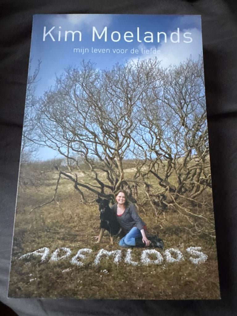 S10.  Kim Moelands - Ademloos, Ophalen of Verzenden, Zo goed als nieuw, Kim Moelands