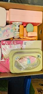 Barbie meubels twee huizen en wat barbies., Ophalen, Gebruikt, Toebehoren