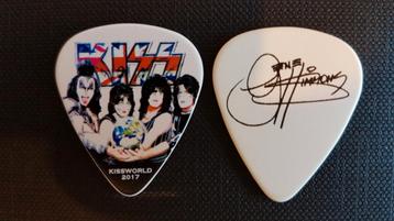 Kiss. Orginele band plectrums en 3D brillen.  beschikbaar voor biedingen