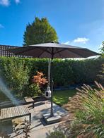 Grote grijze parasol met voet, Ophalen, Kantelbaar, 2 tot 3 meter, Zo goed als nieuw