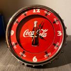 Rond staand Coca-cola klokje, doorsn. 15 cm., Huis en Inrichting, Woonaccessoires | Klokken, Analoog, Ophalen of Verzenden, Zo goed als nieuw