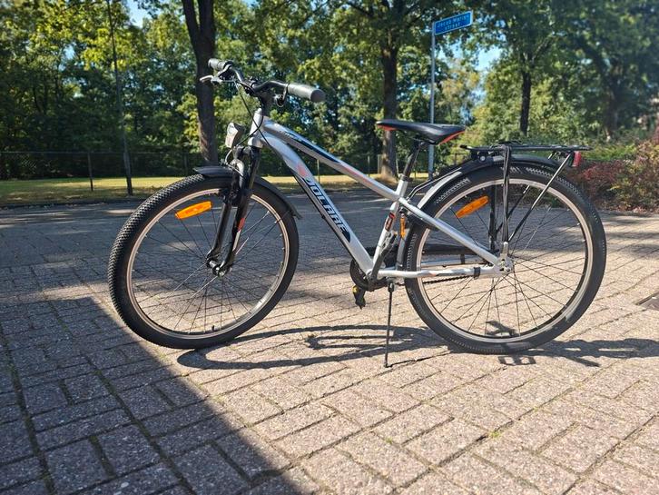 1 jaar oude jongensfiets., Fietsen en Brommers, Fietsen | Jongens, Nieuw, 26 inch of meer, Handrem, Versnellingen, Ophalen of Verzenden