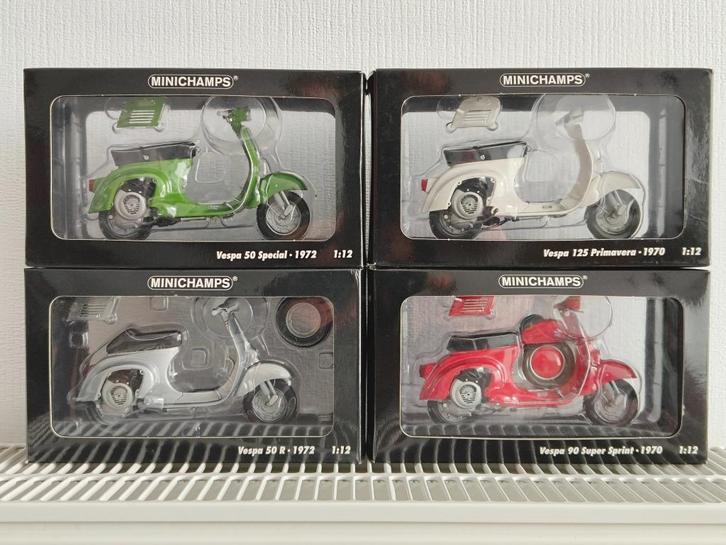 4x Minichamps Vespa 1/12, Verzamelen, Automerken, Motoren en Formule 1, Zo goed als nieuw, Motoren, Ophalen of Verzenden
