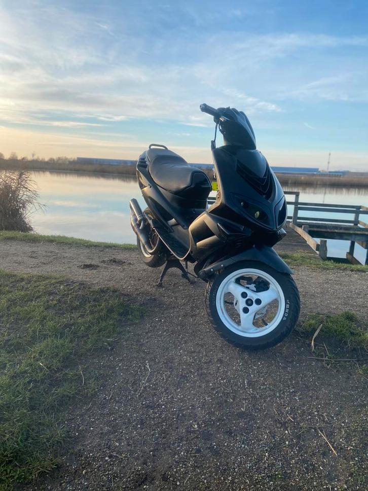 Speedfight 2, Fietsen en Brommers, Scooters | Peugeot, Zo goed als nieuw, Speedfight, Benzine, Ophalen