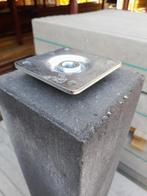 Betonpoer zwart / antraciet met stelplaat (*)