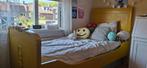 Brocante bed oker geel hoog hoofdbord voeteneinde vintage, Ophalen, 200 cm, Brocante, Hout