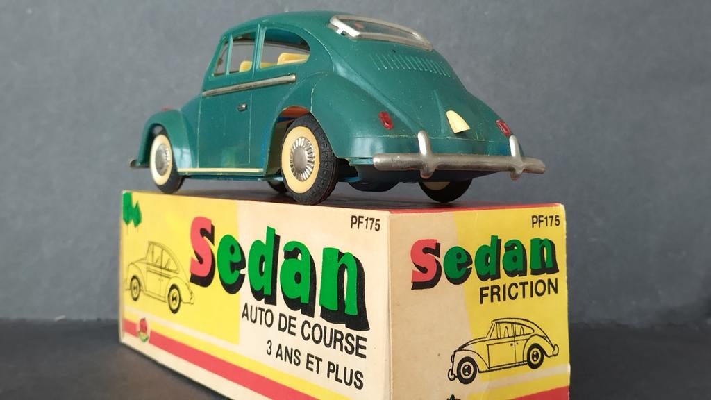 Volkswagen VW Beetle Kafer Sedan vintage China plastic Pol, Auto, Verzenden, ., Zo goed als nieuw