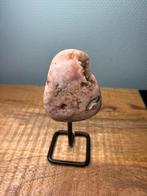 Roze amethist op pin, Verzamelen, Mineralen en Fossielen, Ophalen of Verzenden