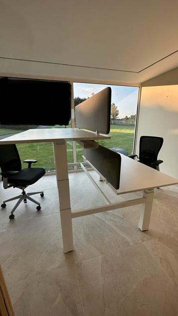 HAWORTH electrisch zit /sta bureau complete set met stoellen beschikbaar voor biedingen