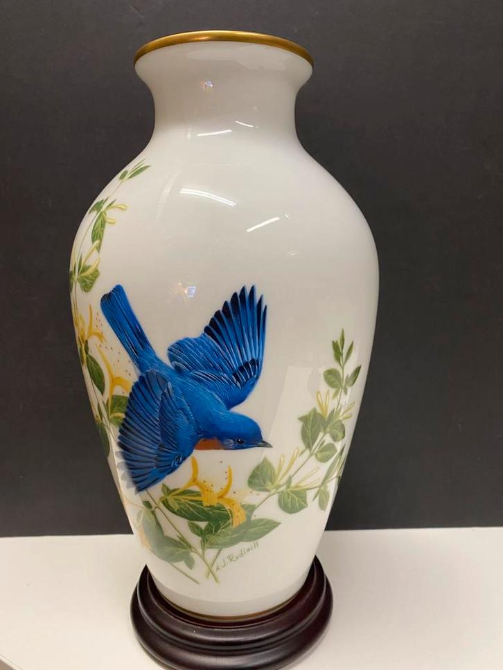 Franklin Mint vaas Bluebirds of Summer, Antiek en Kunst, Antiek | Keramiek en Aardewerk, Ophalen of Verzenden