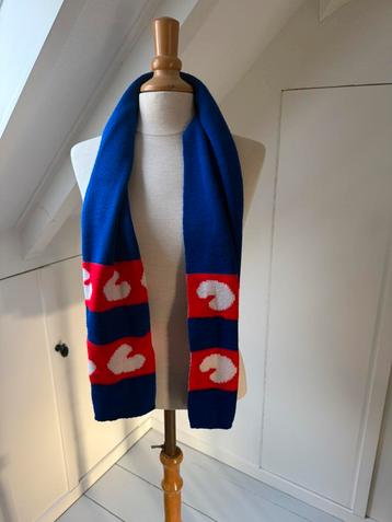 Fryslân sjaal – rood, wit, blauw met pompeblêden beschikbaar voor biedingen