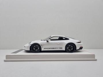 Ivy Merit
Porsche 911 (992) S/T
1/15 1:18 Nieuw  beschikbaar voor biedingen