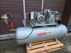 Zware 2 cilinder compressor van het merk Duba. 400 Volt, Ophalen, Gebruikt, 10 bar of meer, 200 tot 400 liter/min