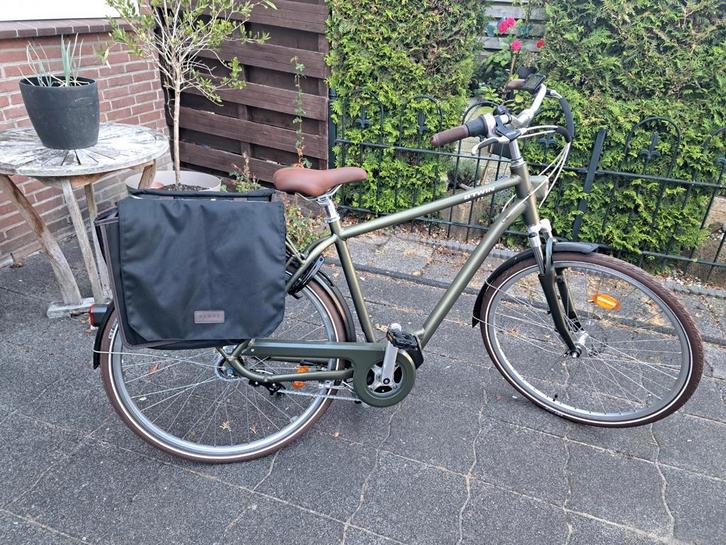 Elektrische Stadsfiets met fietstassen, Fietsen en Brommers, Elektrische fietsen, Zo goed als nieuw, Overige merken, 50 km per accu of meer