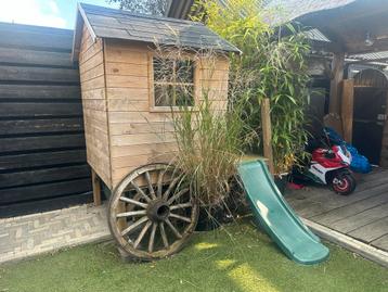Houten Speelhuisje met Glijbaan (nieuw) beschikbaar voor biedingen