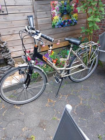 Te koop mooie Batavus damesfiets beschikbaar voor biedingen