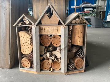 Insectenhotel beschikbaar voor biedingen