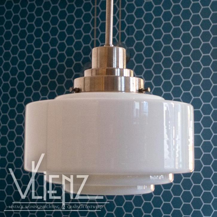 Vintage, art deco hanglamp, plafondlamp opaline glas, school, Huis en Inrichting, Lampen | Hanglampen, Gebruikt, 75 cm of meer