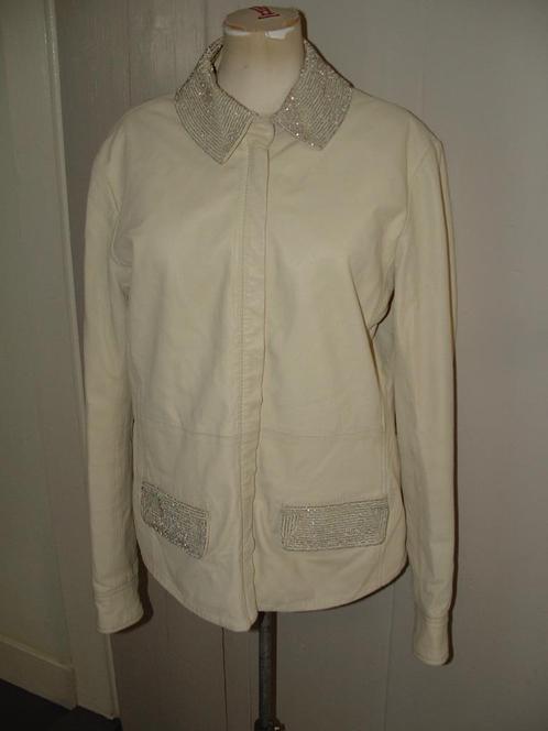 Stella Nova lamsleren jasje maat 38, met mini kraaltjes, Kleding | Dames, Jassen | Zomer, Gedragen, Maat 38/40 (M), Beige, Ophalen of Verzenden