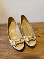 Witte Gucci hakken, Pumps, Wit, Ophalen of Verzenden, Zo goed als nieuw