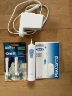 Oral B Elektr. Tandenborstel m/2borstels, Sieraden, Tassen en Uiterlijk, Uiterlijk | Mondverzorging, Ophalen of Verzenden, Zo goed als nieuw