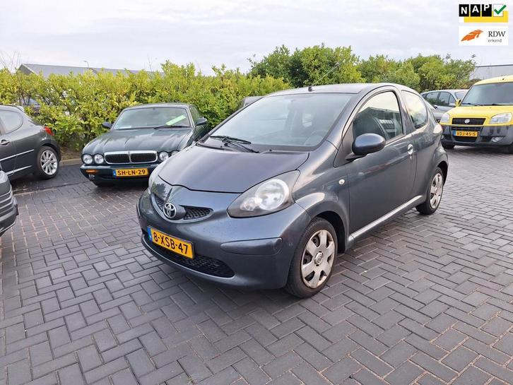 Toyota Aygo 1.0-12V Access / APK oktober 2025, Auto's, Toyota, Bedrijf, Te koop, Aygo, ABS, Airbags, Airconditioning, Metallic lak