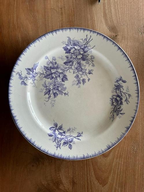 Lila grote ronde schaal decor Olga (SC), Antiek en Kunst, Antiek | Servies los, Ophalen of Verzenden