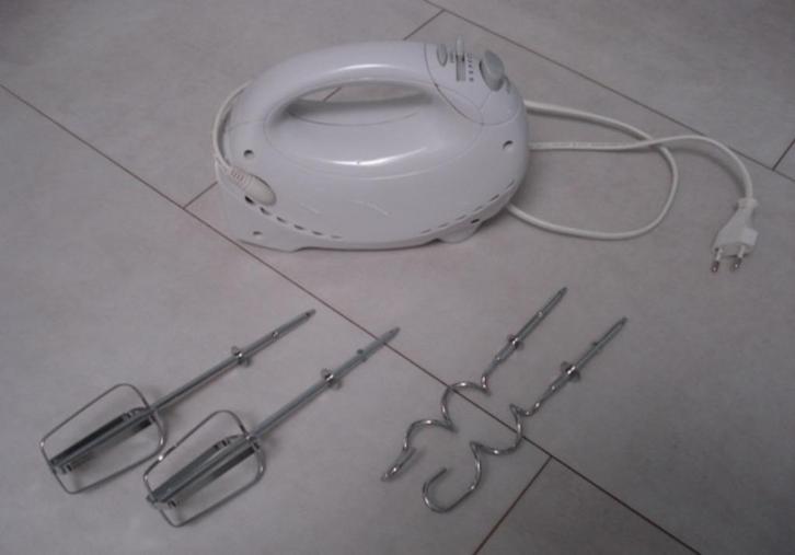 Nwe krachtige handmixer 200 watt mixer 6 snelheden + turbo, Witgoed en Apparatuur, Keukenmixers, Nieuw, 2 tot 3 liter, 3 snelheden of meer