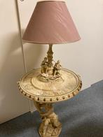 Brocante schemerlamp op bijpassende tafel, Ophalen, Zo goed als nieuw, Brocante, 50 tot 75 cm