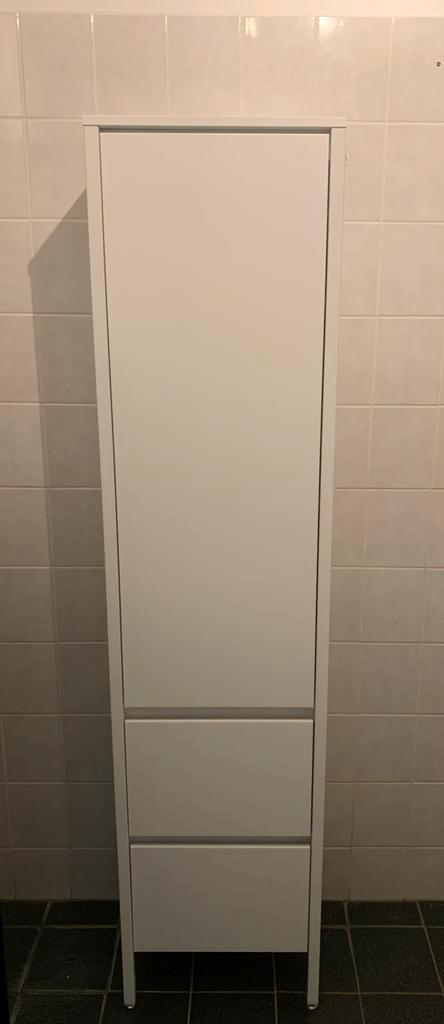 IKEA badkamerkast. Goede staat. Softclose deur/lades, Huis en Inrichting, Badkamer | Badkamermeubels, Zo goed als nieuw, (Half)hoge kast
