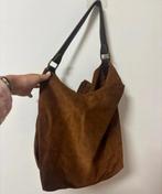 Suede leren hobo tas, Sieraden, Tassen en Uiterlijk, Tassen | Damestassen, Ophalen of Verzenden