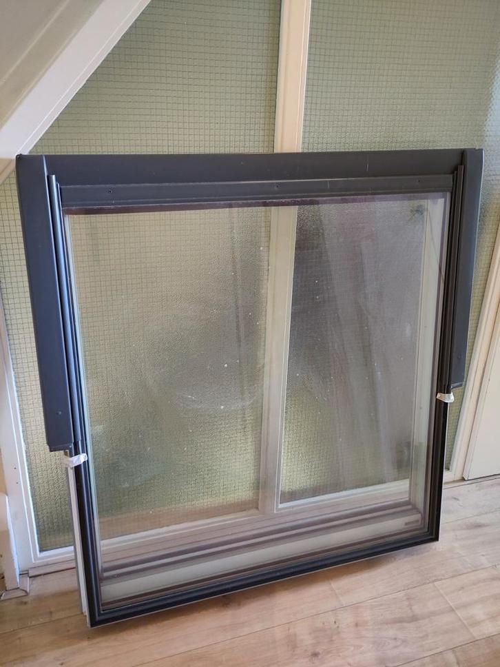 Dakraam kiep, dubbelglas,106 x 110, Velux, met kozijn, Doe-het-zelf en Verbouw, Kozijnen en Schuifpuien, Zo goed als nieuw, Raamkozijn