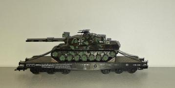Liliput H0 21200 - zwarelastwagen beladen met Leopard 1 tank beschikbaar voor biedingen
