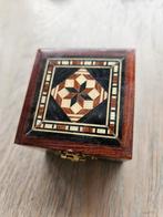 Mini houten doosje ingelegd met hout, Antiek en Kunst, Ophalen of Verzenden
