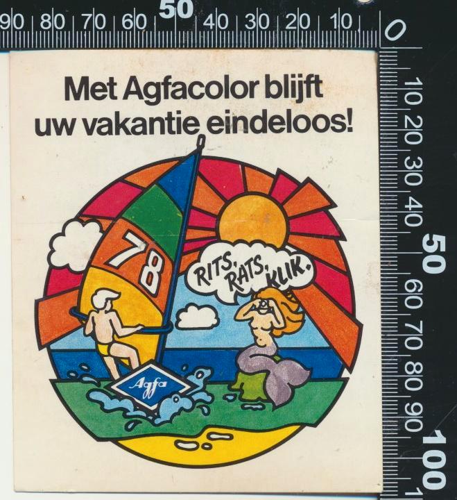 Sticker: Agfa - Met Agfacolor blijft uw vakantie eindeloos, Verzamelen, Stickers, Zo goed als nieuw, Bedrijf of Vereniging, Ophalen of Verzenden