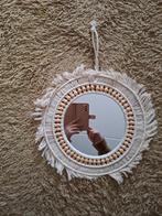 Mooie macramé spiegel met houten kralen, Minder dan 50 cm, Rond, Ophalen of Verzenden, Zo goed als nieuw