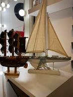 Breng de zee in huis – Handgemaakte decoratieve zeilboot!, Hobby en Vrije tijd, Modelbouw | Boten en Schepen, Ophalen, Zo goed als nieuw