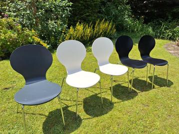5 Keukenstoelen beschikbaar voor biedingen