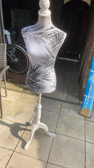 Te koop beschikbaar voor biedingen