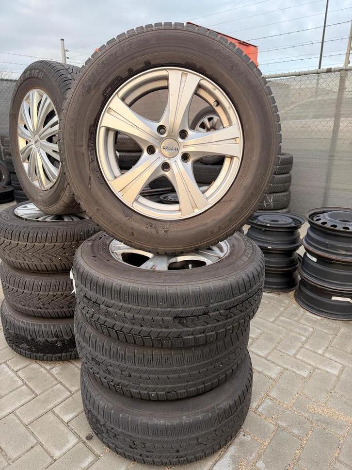 Winterbanden winterset LMV Kia Sportage Hyundai ix35, Auto-onderdelen, Banden en Velgen, Banden en Velgen, Winterbanden, 16 inch