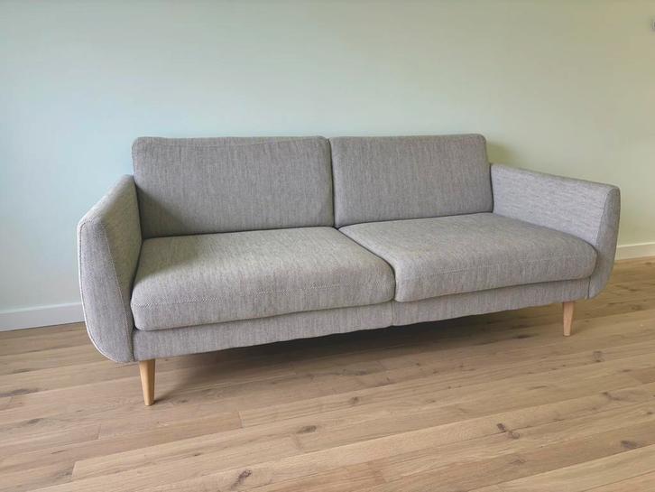 Leuke 3 zitsbank Smedstorp Ikea lichtgrijs, Huis en Inrichting, Banken | Bankstellen, Gebruikt, Rechte bank, Driepersoons, 200 tot 250 cm