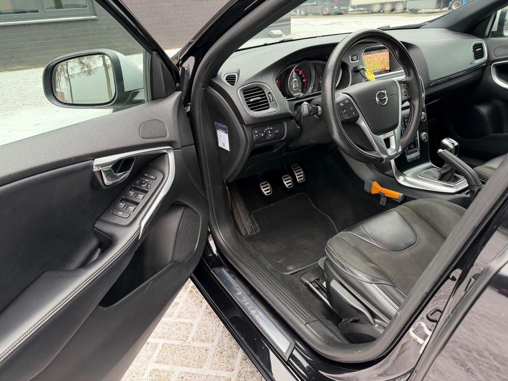 Volvo V40 2.0 D3 Business Sport | 2018 |, Auto's, Volvo, Voorwielaandrijving, 28 km/l, Gebruikt, 4 cilinders