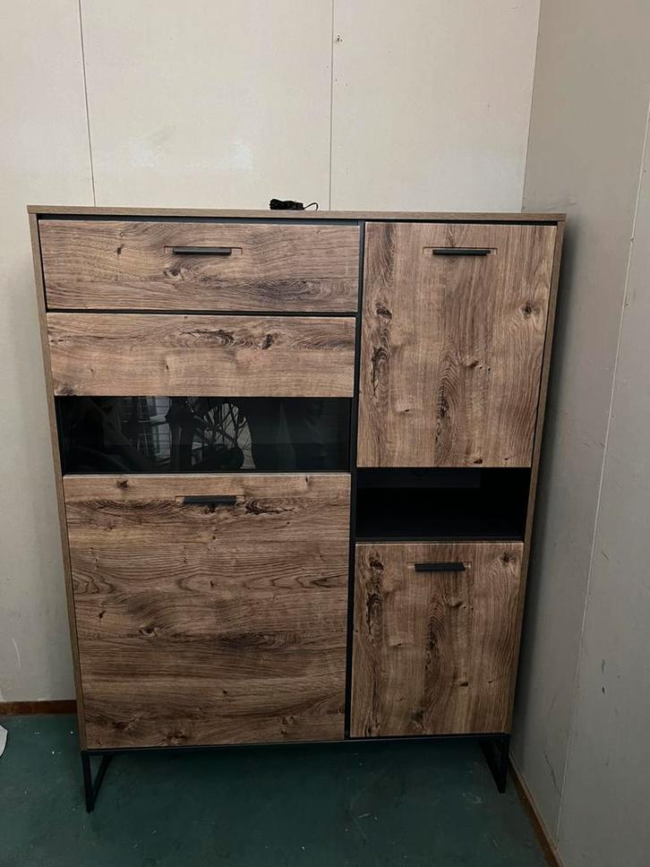 Vitrinekast, Huis en Inrichting, Kasten | Wandmeubels, Zo goed als nieuw, Minder dan 150 cm, 25 tot 50 cm, Ophalen