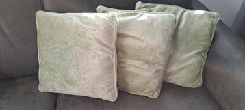 3 kussentjes 40x40cm beschikbaar voor biedingen